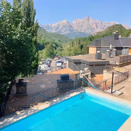 Con Maravillosas Vistas Al Lado De La Estacion * 팬틱코사