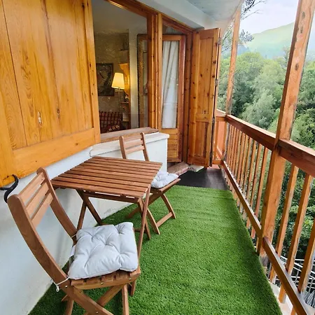 Con Maravillosas Vistas Al Lado De La Estación