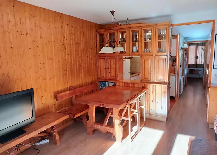 Con Maravillosas Vistas Al Lado De La Estación