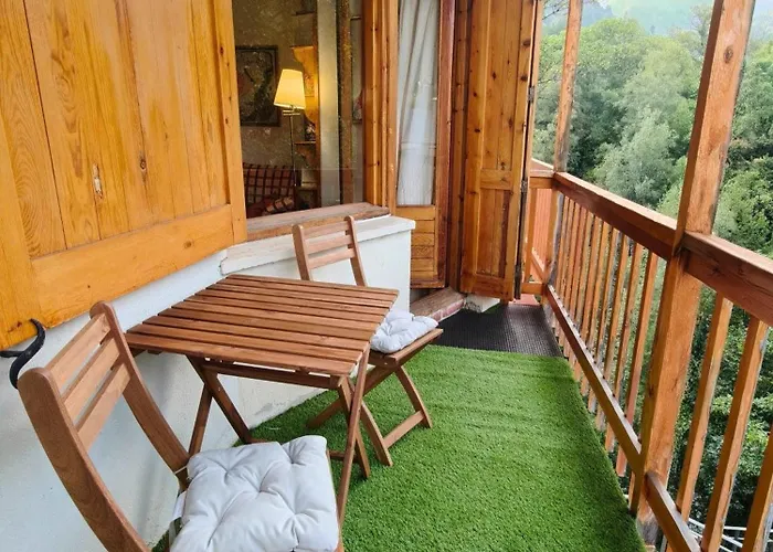 Con Maravillosas Vistas Al Lado De La Estación